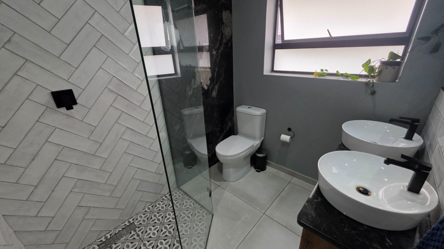 4 Bedroom Property for Sale in Monte Christo Western Cape